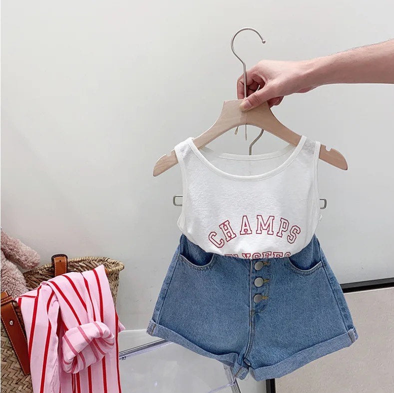 Completo Bambina con Camicia a Righe, T-shirt e Shorts in Denim