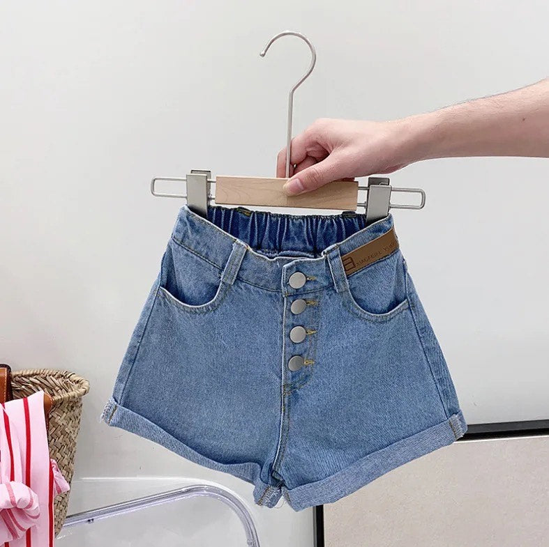 Completo Bambina con Camicia a Righe, T-shirt e Shorts in Denim