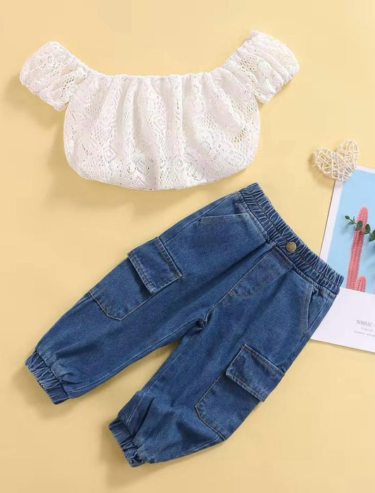 Coordinato Bambina con Top in Pizzo e Pantaloni Cargo in Denim